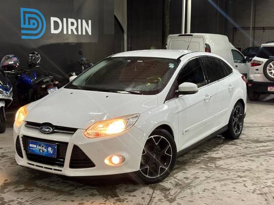 FORD FOCUS 2.0 TITANIUM PLUS 16V FLEX 4P POWERSHIFT FORD FOCUS 2.0 TITANIUM PLUS 16V FLEX 4P POWERSHIFT